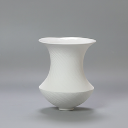 White curved vase DD-FL-010
