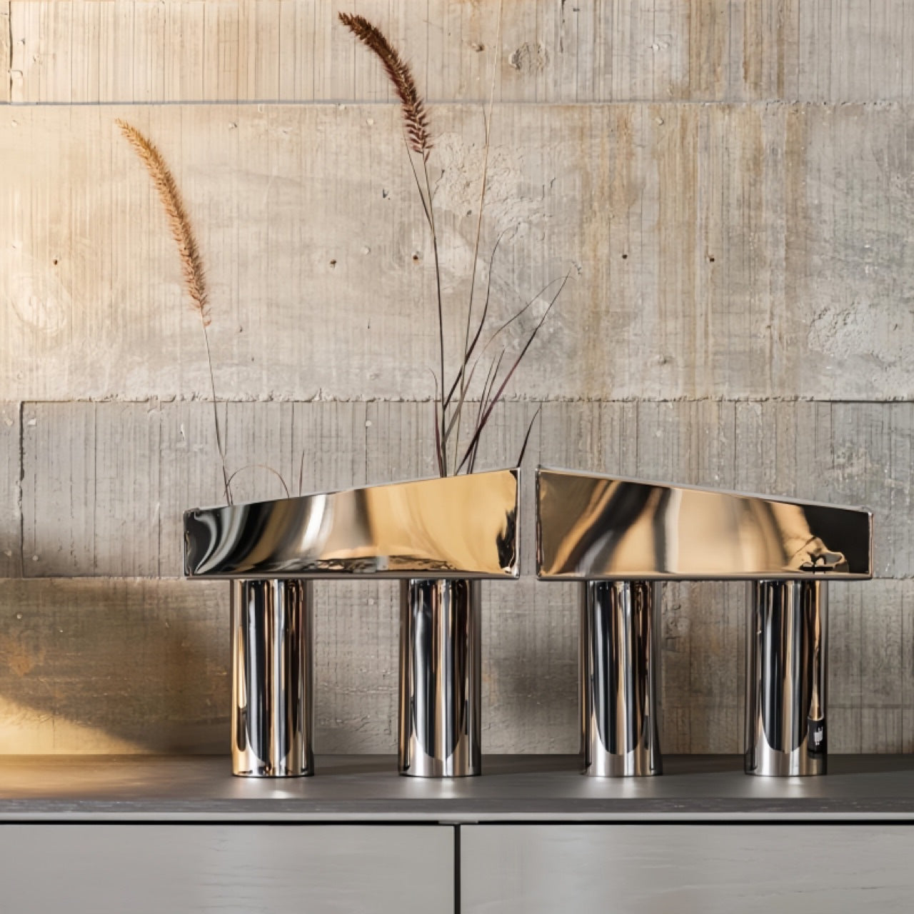 0 | 简约现代不锈钢花瓶创意轻奢家用书房客厅插花干花器桌面装饰摆件