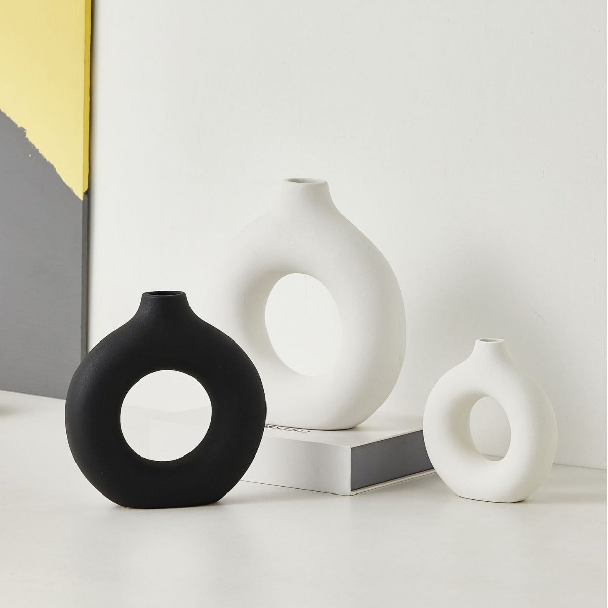 0 | 创意甜甜圈ins风黑色陶瓷花瓶摆件 客厅插花餐桌软装饰品花器批发