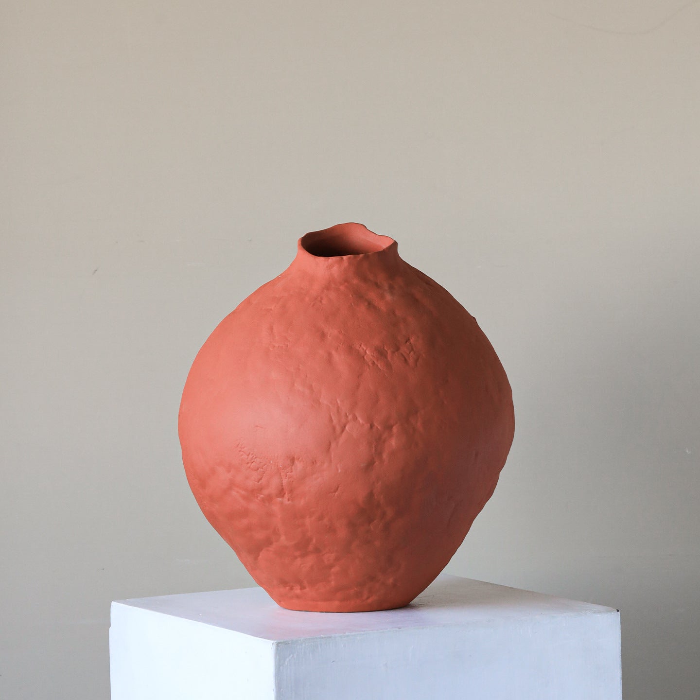 0 | 景德镇陶瓷花瓶摆件新年玄关红色陶罐侘寂风客厅复古插花装饰摆件