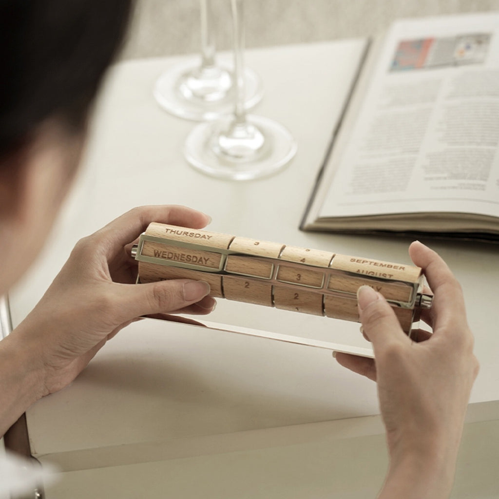 0 | 北欧简约木质日历摆件办公室桌面装饰品创意客厅家居饰品生日礼物