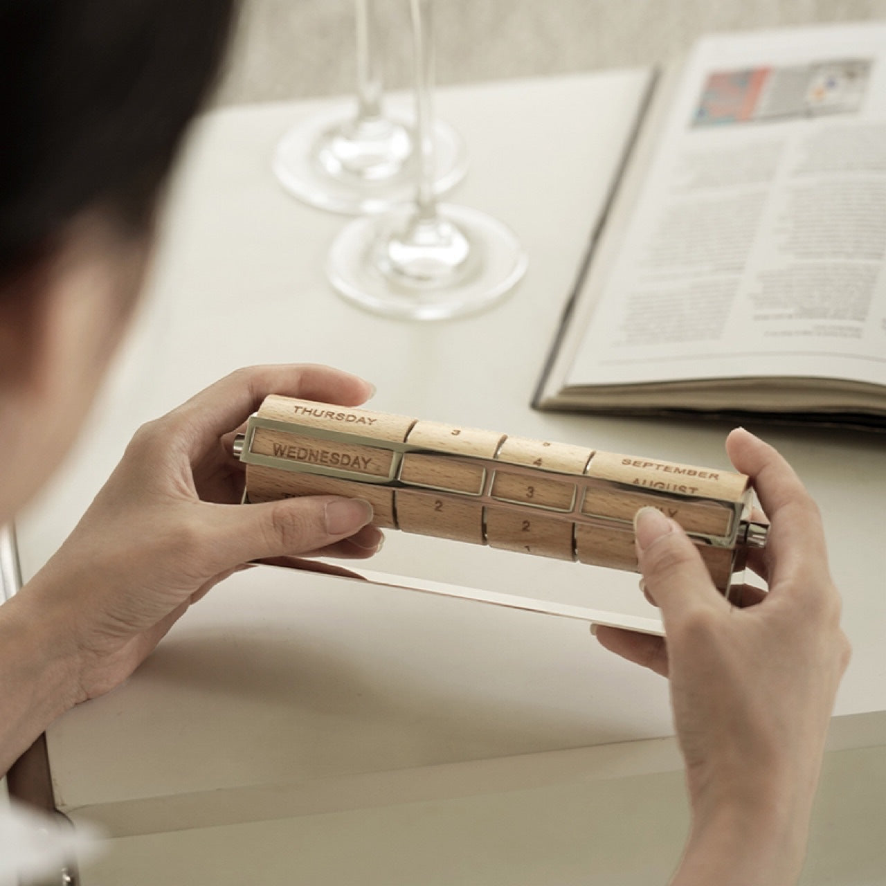 0 | 北欧简约木质日历摆件办公室桌面装饰品创意客厅家居饰品生日礼物