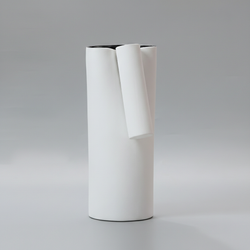 ZT-2020068 Tall vase with white flower spout - High belly